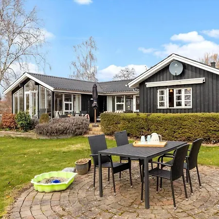 84301-ronde-strandlobervej-7 * Folle